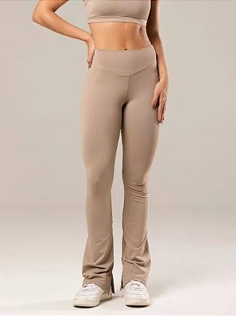 CALÇA FLARE COM ABERTURA LATERAL - ALL SHAPE