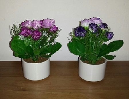 Vasinhos de rosas