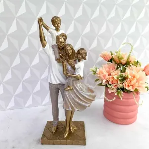 Escultura Família Decorativa Com Casal de Filho