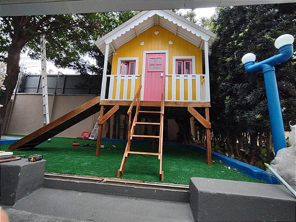 CASINHA EXTRA GRANDE PREMIUM (AUTOCLAVADA) COM CAVALETE BAIXO, COM ESCADA E ESCORREGA!