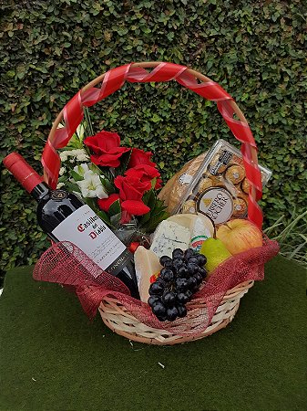 Cesta Vinho, Queijos e Ferrero Rocher