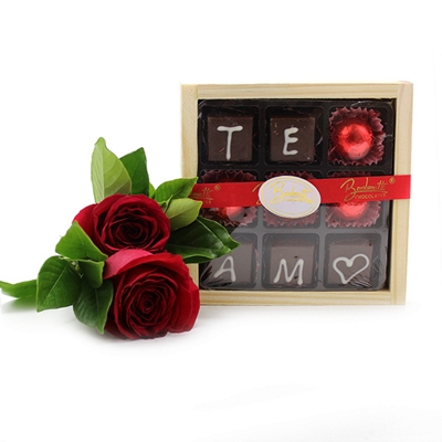 Dou de  Rosas Vermelhas E Chocolate Bombonatti Com 9 Unidades