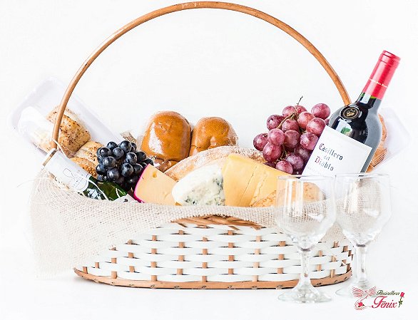 Cesta de Queijos e  vinho importado