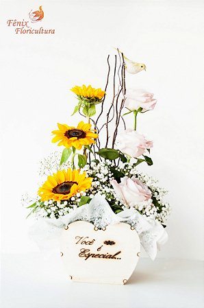 Momento especial Com Rosas e Girassóis