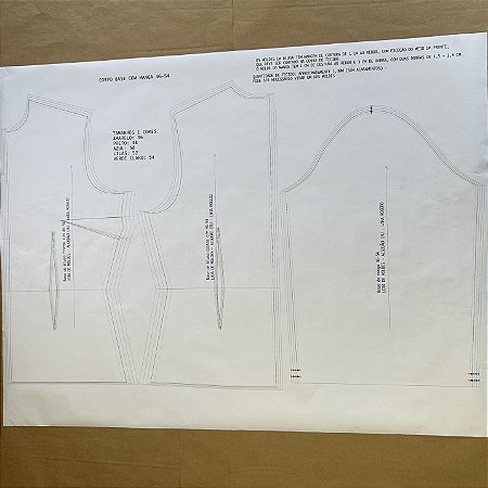 Kit moldes impressos: (blusa sem manga, blusa com manga, calça e saia) 46 ao 54