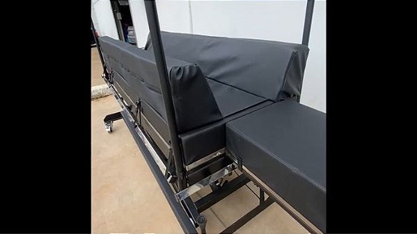Mesa Cirúrgica em Calha Para Equinos