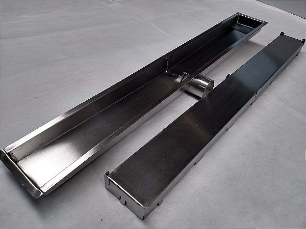 Ralo Linear Invisível de 80 x 8 cm Em Aço Inox 304 | Saída Centro Horizontal