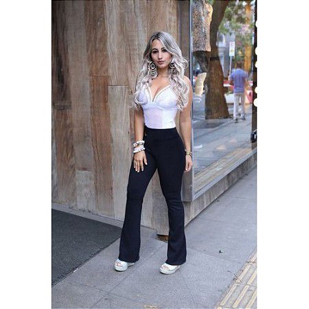 calça flare piquet colmeia