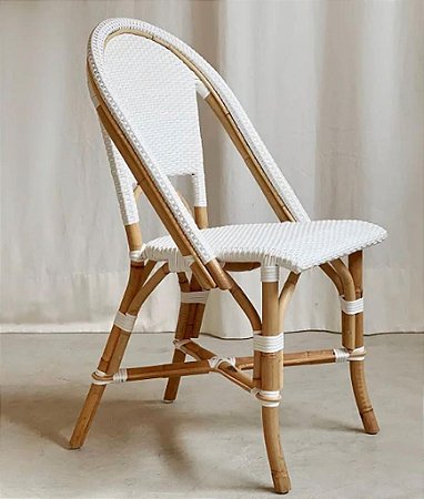 Cadeira francesa em Apuí e junco sintético branco