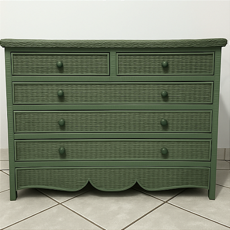 Cômoda colorida em junco natural