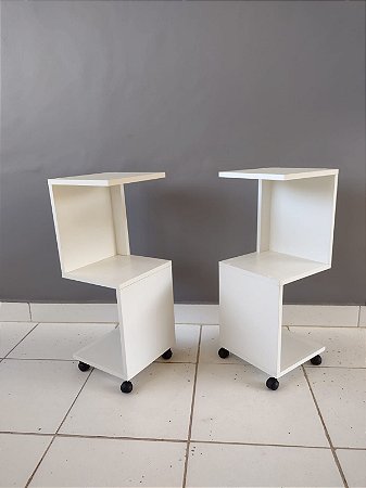 CONJUNTO MESA DE APOIO C/ RODINHAS EM MDF FORMATO "S2" 25X25X64CM