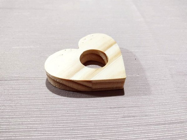 PORTA GUARDANAPO DE CORAÇÃO 9X7,5X1,8CM EM PINUS