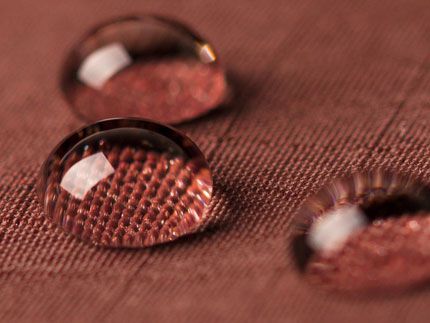 Nanoclean TEXTIL 60 Impermeabilizante para Sofá  - 1 litro. A base de água e Sílica, lavável, dura 1 ano. Deixa Tecido Transpirável. Hidro-repelente Alemão.