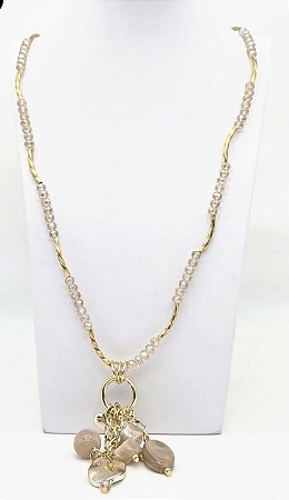 Colar penduricalhos nude longo