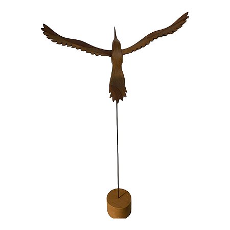 Linda escultura em madeira jacarandá , representando grande pássaro com asas , haste em ferro e base redonda em madeira, no vento ele balança de um lado para outro, pássaro mede 90x65 haste mede 1,70 metros