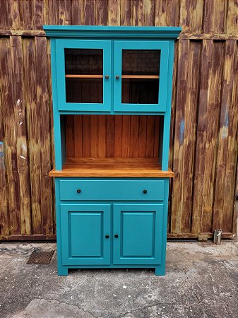 Lindo armário em madeira nobre, pintura em azul turquesa , com armários vitrine, uma grande gaveta e armário na parte inferior, impecável, mede 2 metros x 1 x 45 cm largura