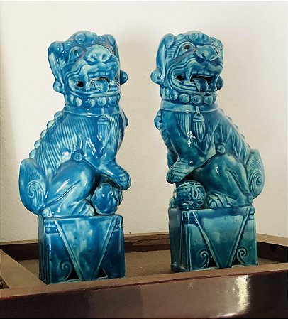 Par de antigas esculturas oriental em porcelana , cão de fó, mede 22x10 cm largura