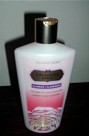 Creme Victoria Secrets - Classics - Red Apple 7 Watery Hyacinth.