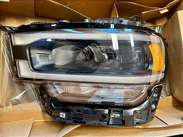 Farol LE LED Dodge RAM 2500 3500 2019-2024 - Mopar