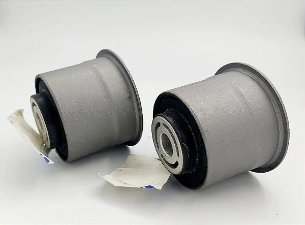 Buchas dos Estirantes Dianteiro RAM 2500 3500 6.7L 2013-2025 Mopar