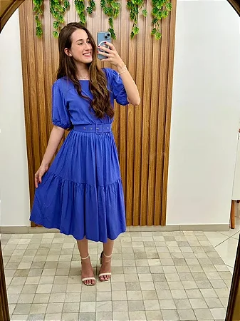 Vestido com saia de babados