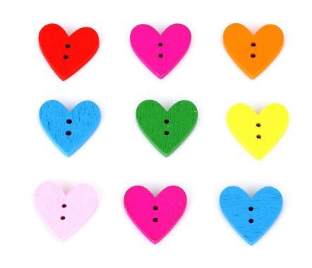 Botão de Madeira Coração -Tamanho: 18mm *Pacote com 10 botões de cores sortidas*