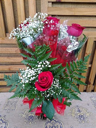 Buque de 7 Rosas Vermelhas Luxo