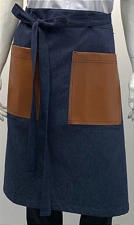 AVENTAL JEANS AZUL COM BOLSO COURINO