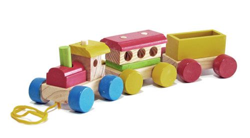 Pequeno Trem De Brinquedo De Madeira Com Grande Trem Ao Fundo Imagem de  Stock - Imagem de pequeno, trilha: 219202737