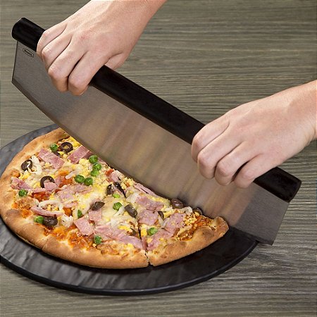 Cortador para Pizza em Aço Inox com Comprimento de Lâmina de 35 cm com Cabo em Madeira