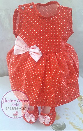 Vestidinho e sapatinho de bebê