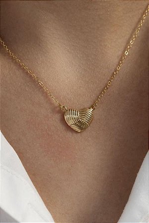 Colar Coração Entrelaçado (30 dias para chegar) Dourado