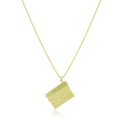 Colar Relicario Envelope Dourado