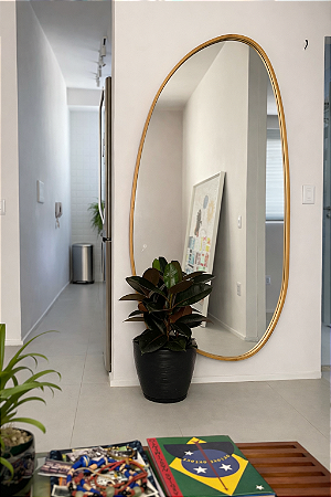 Espelho orgânico Finn 190x80 moldura em lâmina Freijo maciça