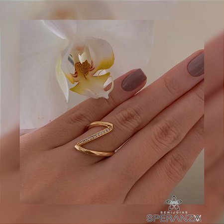 Anel Z cravejado com mini zircônias banhado a ouro 18k