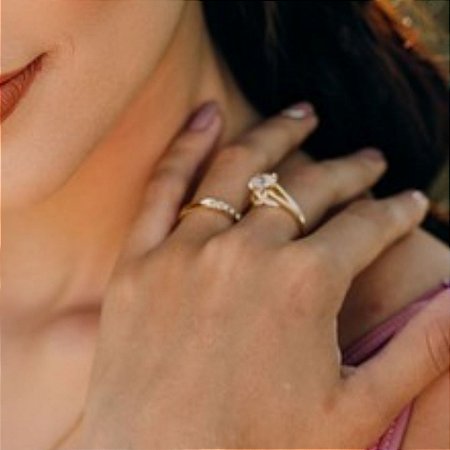 Anel solitário com zircônia 7mm banhado a ouro 18k