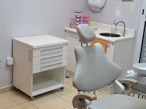 MESA AUXILIAR CLÍNICA - ENTRADA DE R$248,00 MAIS 3X DE R$248,00 - FABRICAÇÃO PRÓPRIA