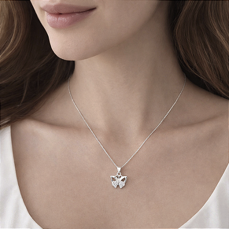 Colar com pingente borboleta cravejada com microzirconias prata 925
