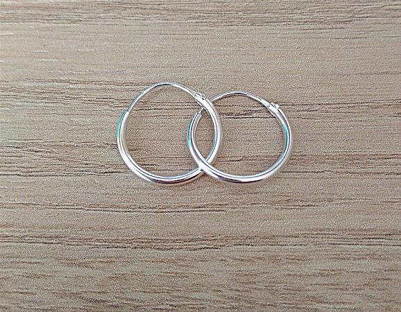 Argola redonda média prata 925