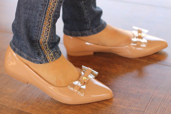 sapatilha com laço grande