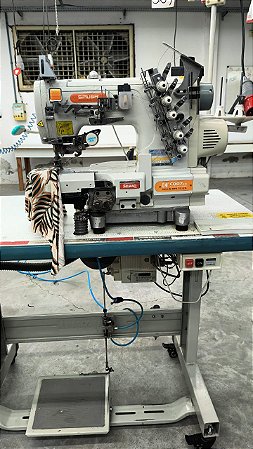 Máquina cobertura refiladeira Siruba, com corte fio, levantador de calcador eletro/ eletrônica