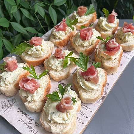 Brusquetas de Queijo e Parma