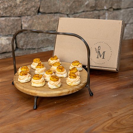 Canapé com Pasta de Tomate e Camarão