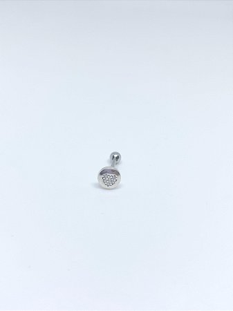 Piercing de prata redondo com coração no meio tragus / helix