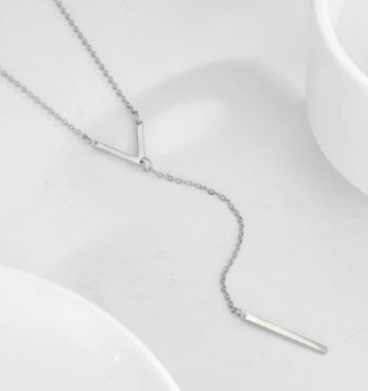 Colar de aço gravatinha V com palito