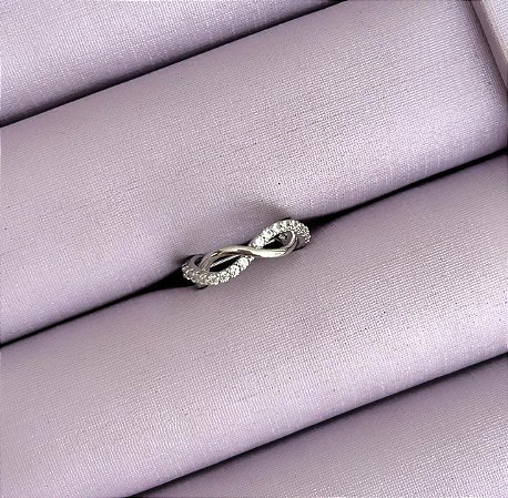 Piercing de aço conch entrelaçado com cristais