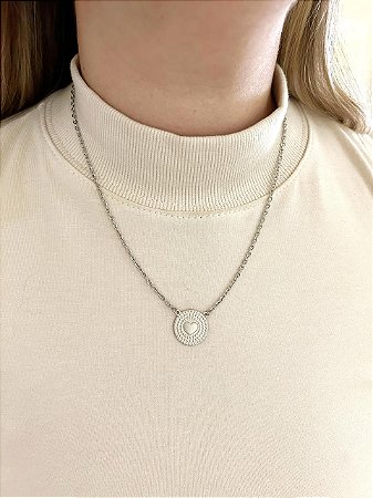 Colar de aço medalha coração com pontilhados