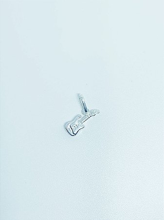 Pingente de prata mini guitarra