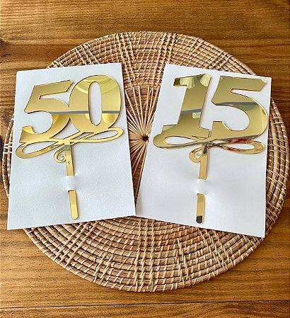 Topo de Bolo 15 anos Dourado