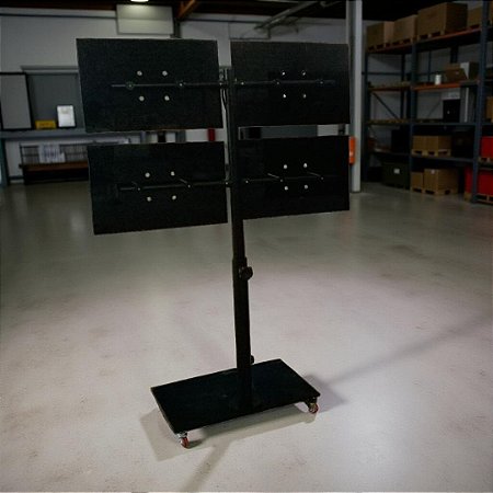 Suporte Pedestal para 4 TVs — Aço Carbono Preto (Regulagem de Altura)
